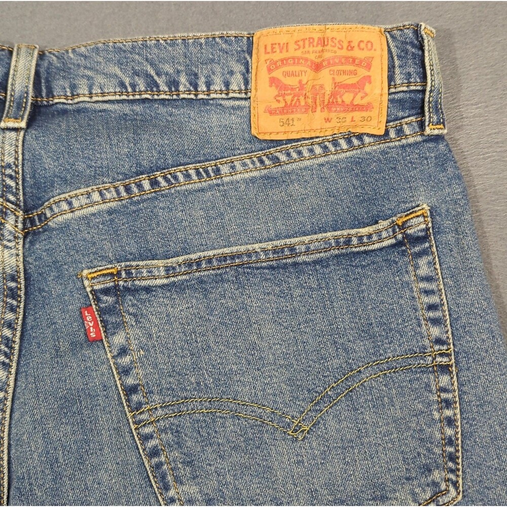 Levi's Jeans Men's 36x30 Fits 36x28 Blue 541 Athletic Fit Tapered Leg Denim